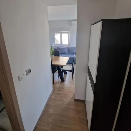 Apartamento Antonio With Balcony, Near The Kaštela